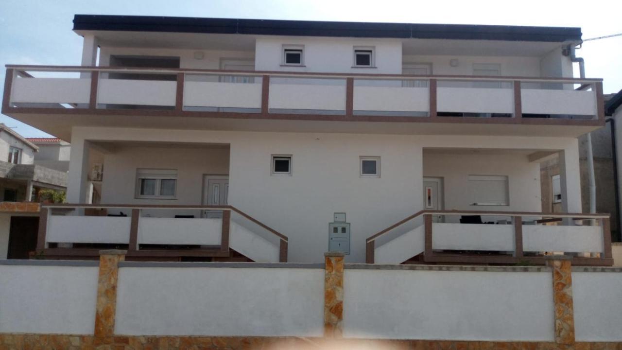 Apartmani Matovina Vir Esterno foto