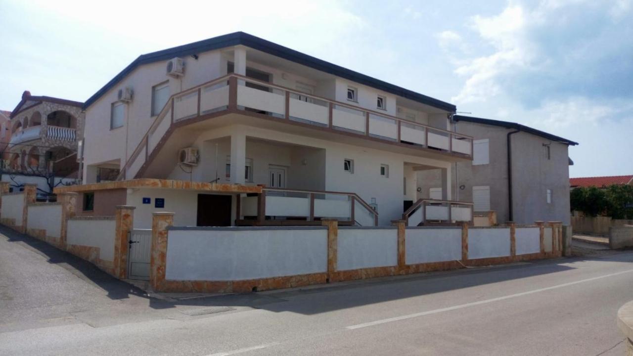 Apartmani Matovina Vir Esterno foto