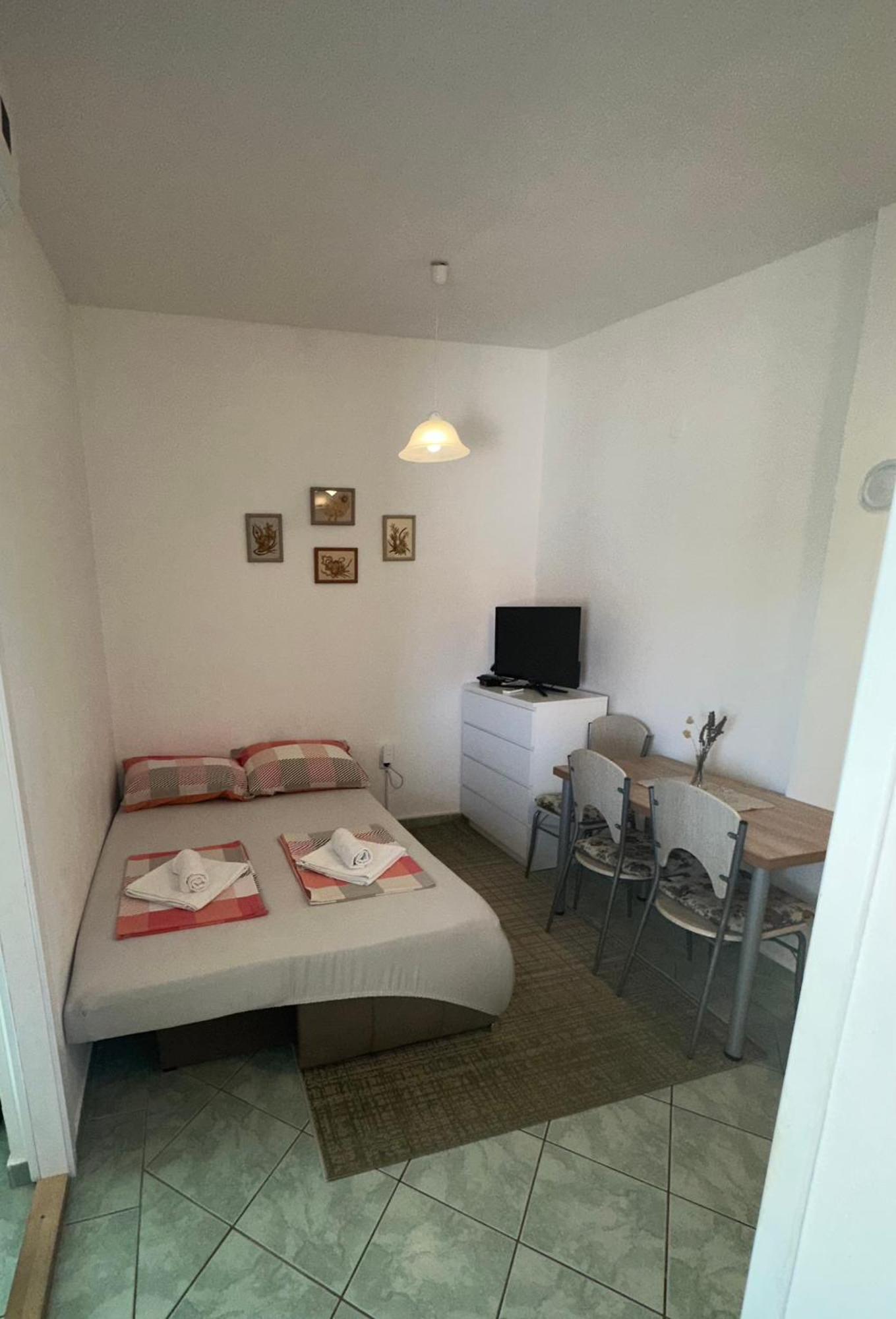 Apartmani Matovina Vir Esterno foto